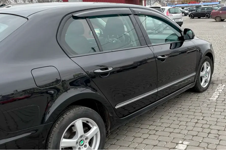 Skoda Superb 2009-2015 Windabweiser SD (4 Stk, HIC) Image