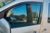 Volkswagen Caddy 2004-2010 Windabweiser zum Einstecken (2 Stk, HIC) Foto 8