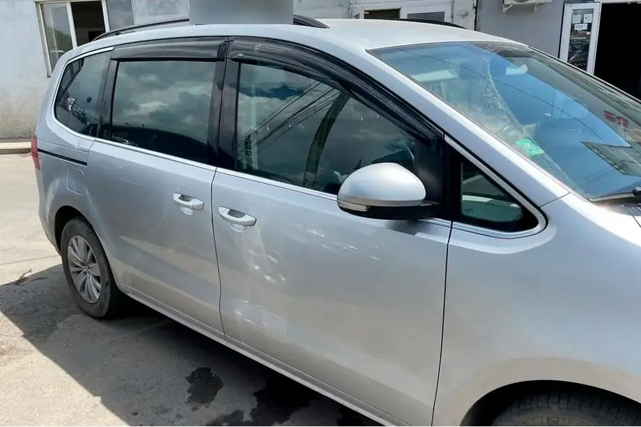 Volkswagen Sharan 2010-2023 Windabweiser (4 Stk, HIC) Foto 1