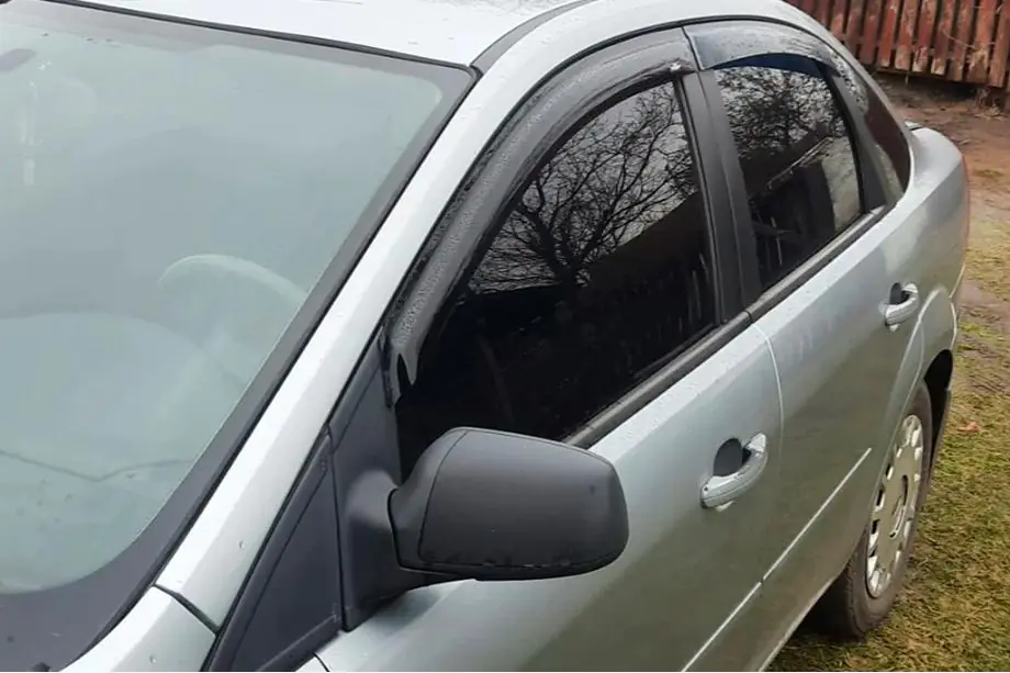 Ford Focus II 2008-2011 Windabweiser SD/HB (4 Stk, HIC) Foto 1