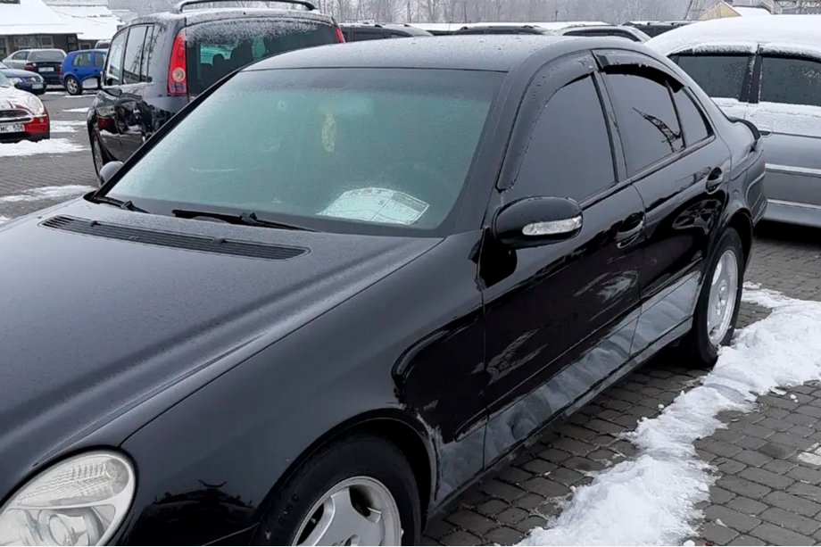 Mercedes E-class W211 2002-2009 Windabweiser SD (4 Stk, HIC) Foto 4