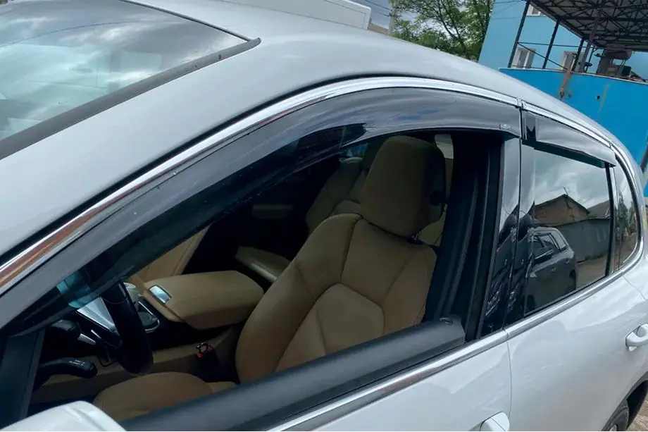 Volkswagen Touareg 2010-2018 Windabweiser mit Chromleisten (4 Stk, HIC) Foto 9