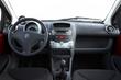 Übersicht über kompakte Fließheck Peugeot 107 Foto 4