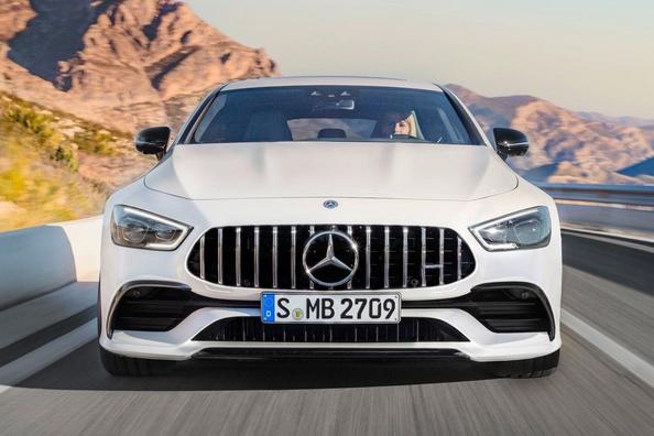 Mercedes-Benz AMG GT 4-Türer Coupé Sport Liftback Bewertung Foto 12