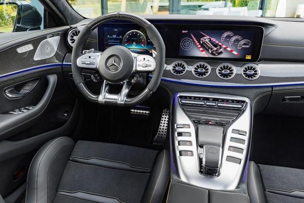 Mercedes-Benz AMG GT 4-Türer Coupé Sport Liftback Bewertung Foto 9