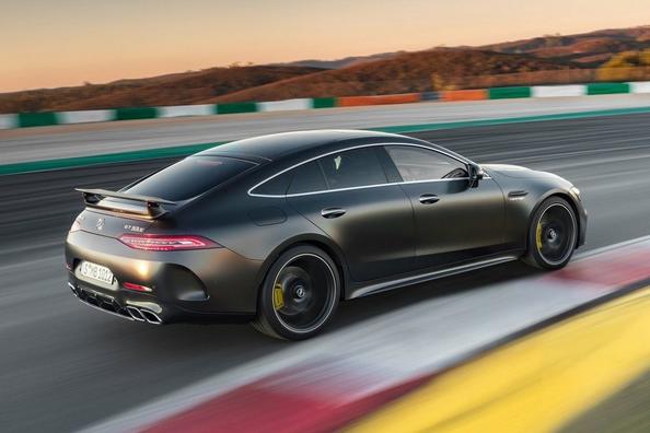 Mercedes-Benz AMG GT 4-Türer Coupé Sport Liftback Bewertung Foto 4