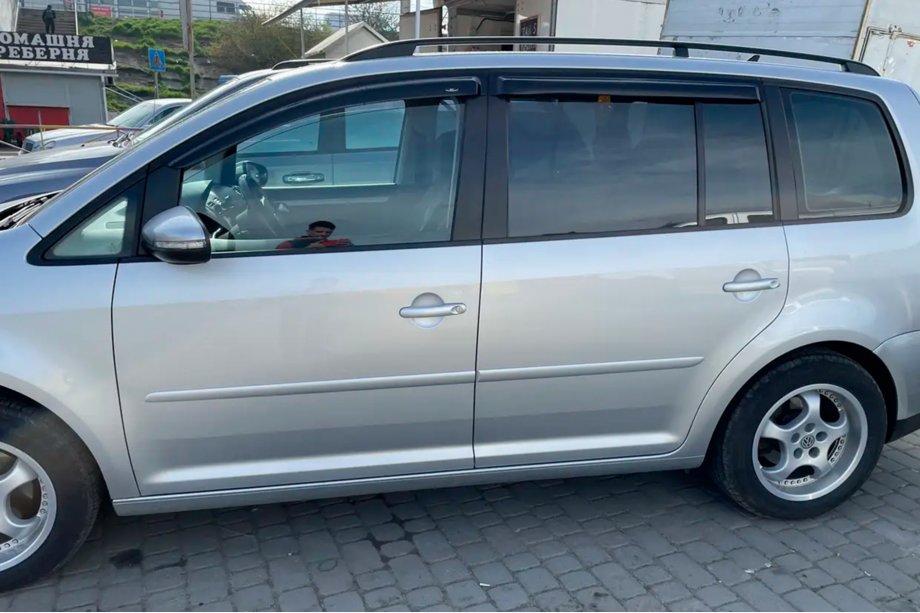 Volkswagen Touran 2003-2010 Windabweiser (4 Stk, HIC) Foto 5