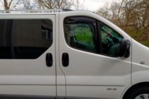 Nissan Primastar 2002-2014 Windabweiser zum Einstecken (2 Stk, HIC) Foto 1