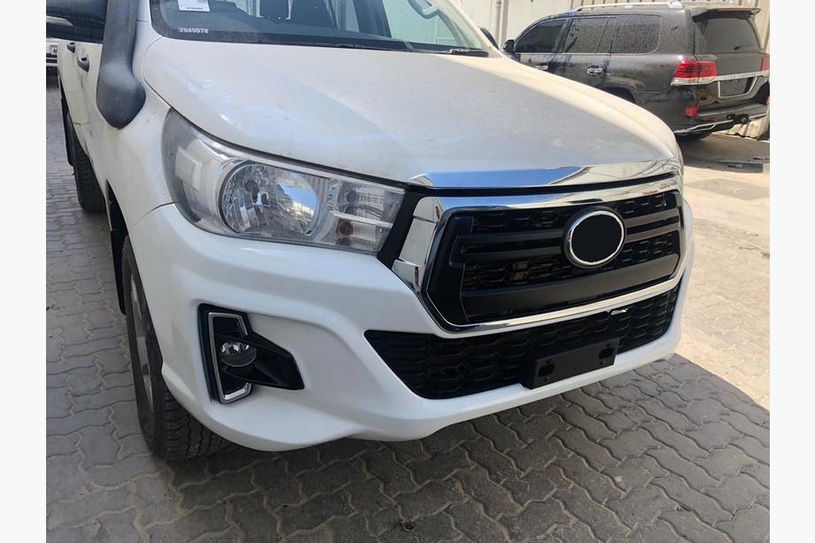 Toyota Hilux 2015- Frontstoßstange Rocco (für 2015-2020) Foto 2