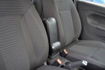 Renault Duster 2018-2024 Armlehne (in Getränkehalter) Foto 4