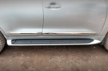 Toyota Land Cruiser 200 2007-2021 Seitenschweller mit LED (Design 2015-2020) Weiß Foto 3