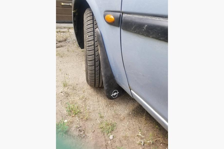 Opel Vectra B 1995-2002 Premium Vordere Spritzlappen (1995-1999, 2 Stk) Image