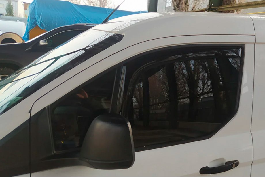 Ford Connect 2014-2021 Windabweiser zum Einstecken (2 Stk, HIC) Image