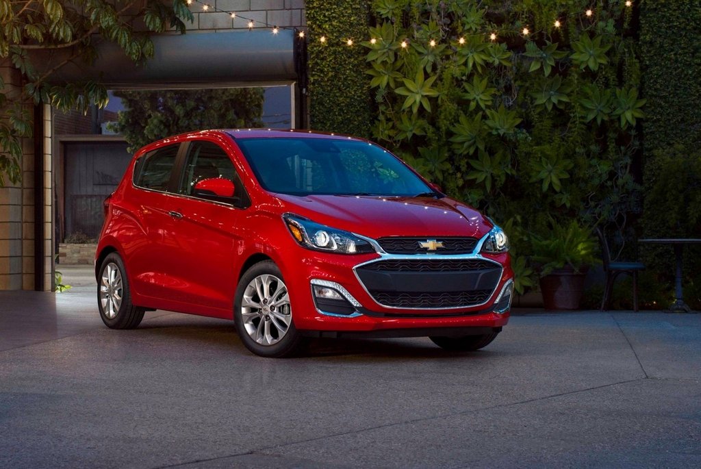 Durchsuchen Sie die aktualisierte kompakte Fließheck Chevrolet Spark