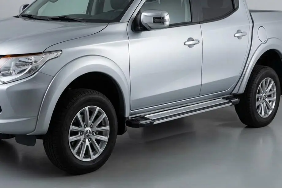 Mitsubishi L200 2006-2015 Trittbretter Rainbow (2 Stk, Alu) Image