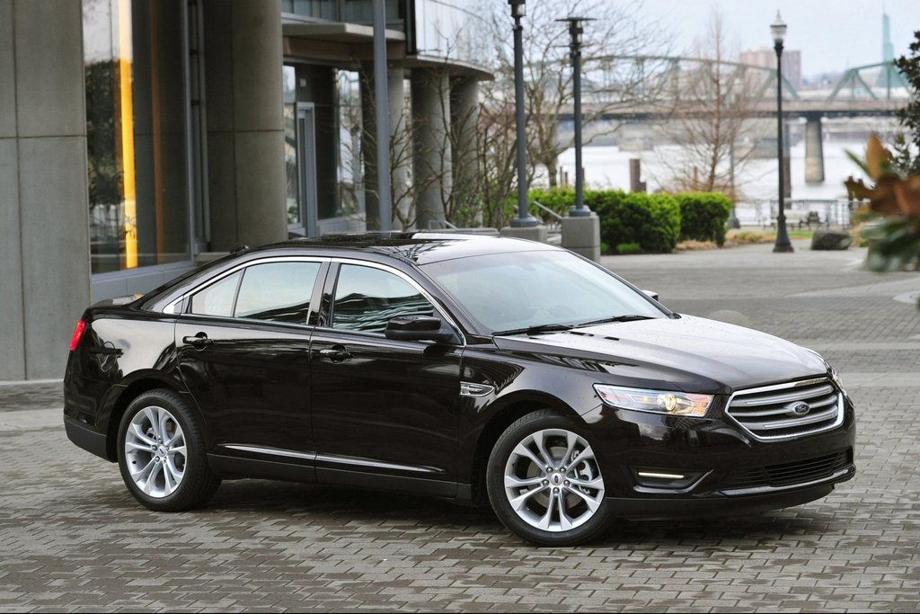 Übersicht der Luxus-Limousine Ford Taurus