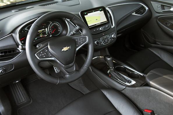 Übersicht Chevrolet Malibu Limousine der neuen Generation Foto 8
