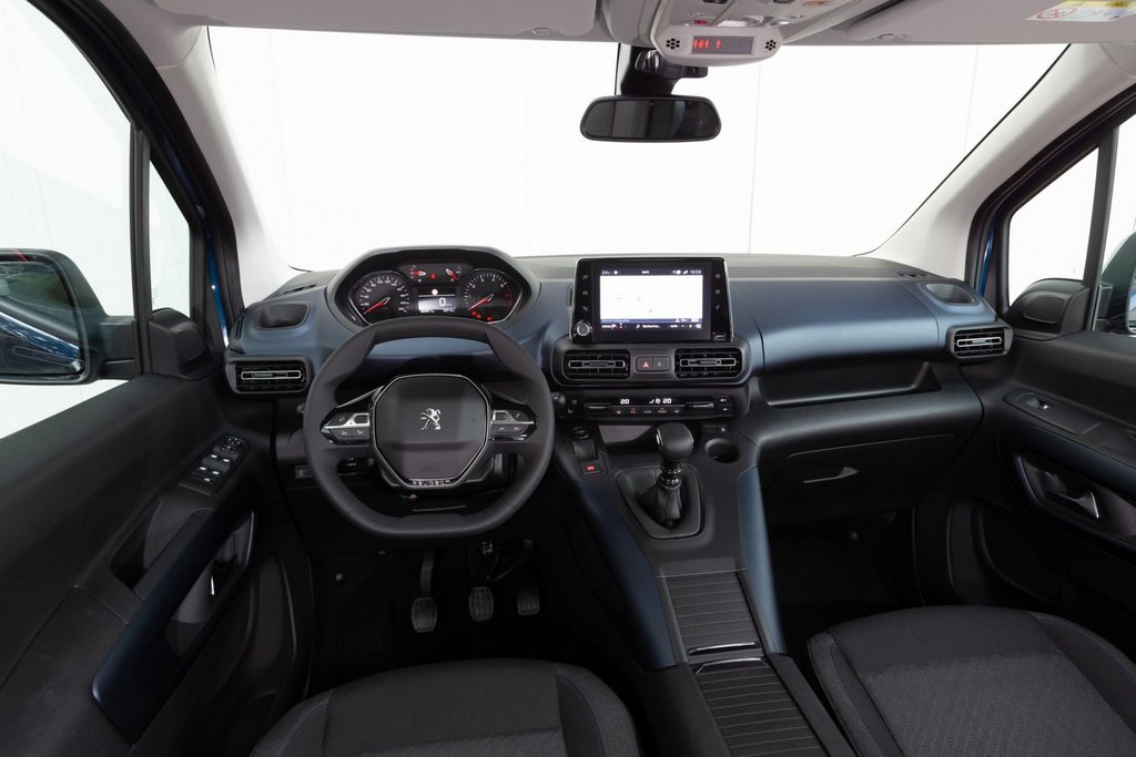 Überprüfung des neuen kompakten van Peugeot Rifter