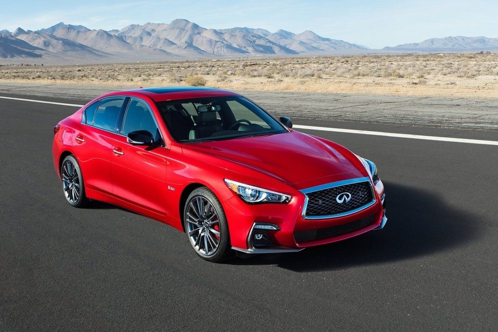 Aktualisierte Modifikation der Premium-Limousine Infiniti Q50