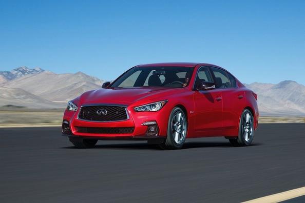 Aktualisierte Modifikation der Premium-Limousine Infiniti Q50 Foto 11
