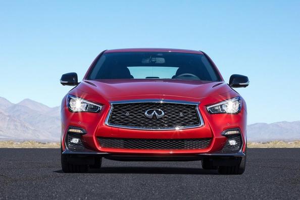 Aktualisierte Modifikation der Premium-Limousine Infiniti Q50 Foto 3
