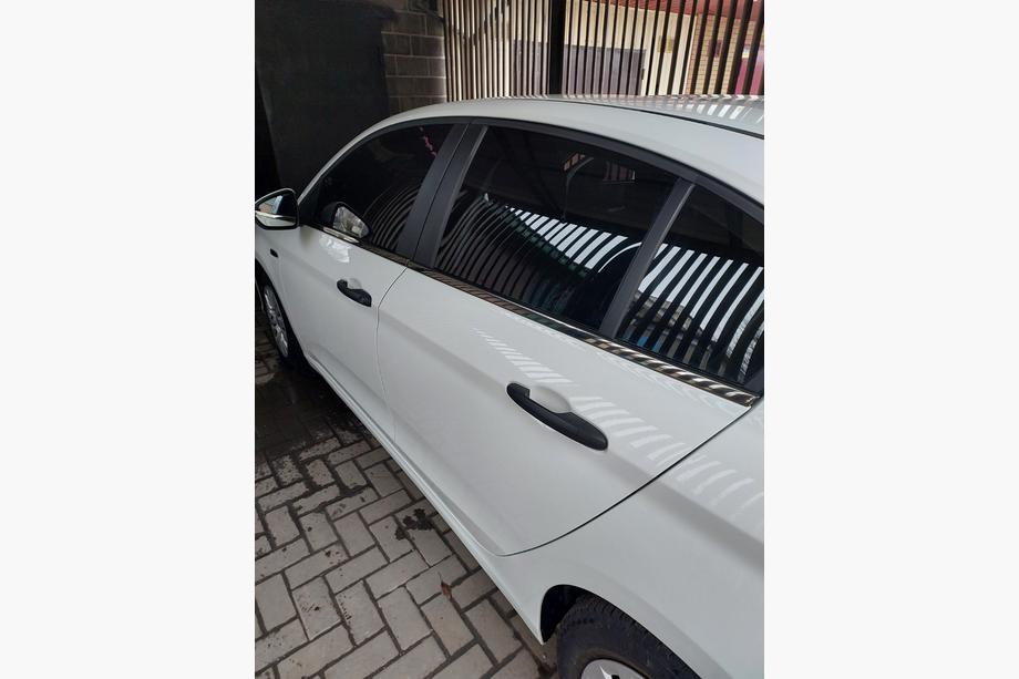 Fiat Tipo 2016- Fensterleisten unten Dunkelchrom Edelstahl Foto 2