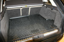 Range Rover Sport 2014-2022 Kofferraumwanne mit Reling (Novline) SUV Foto 3