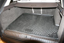Range Rover Sport 2014-2022 Kofferraumwanne mit Reling (Novline) SUV Foto 4