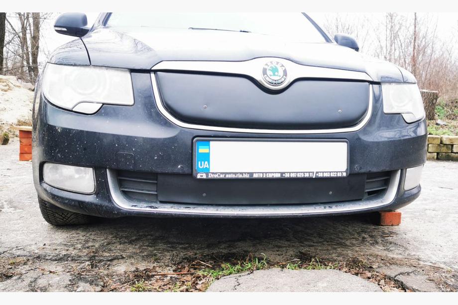 Skoda Superb 2009-2015 Winterabdeckung für Kühlergrill (Oben, 2008-2013) Glänzend Foto 3