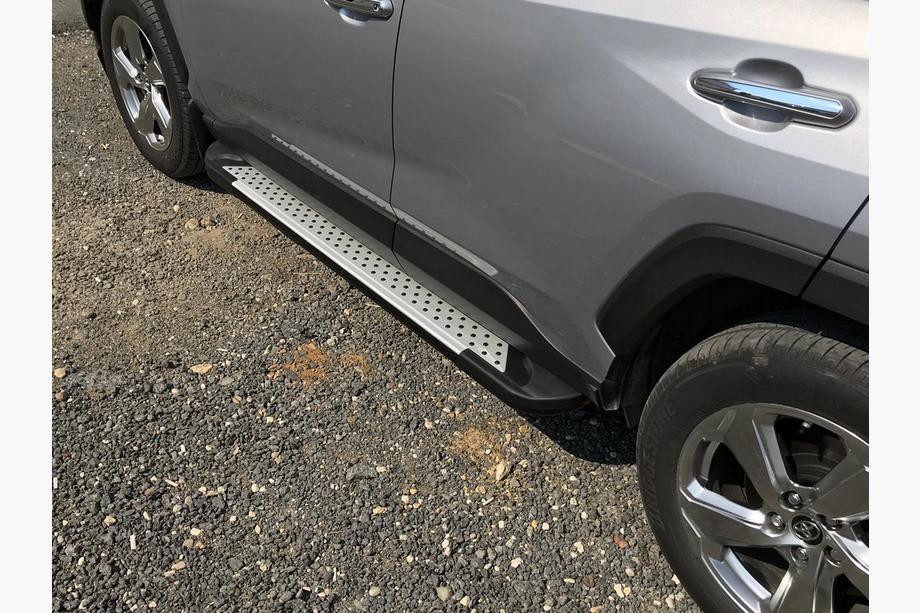 Toyota Rav 4 2019–2025 Trittbretter Allmond Grey (2 Stk., Aluminium) Foto 2