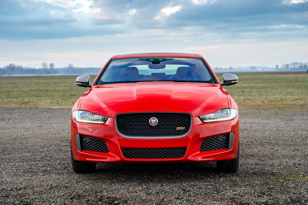 Überblick über Premium-Limousine Jaguar XE