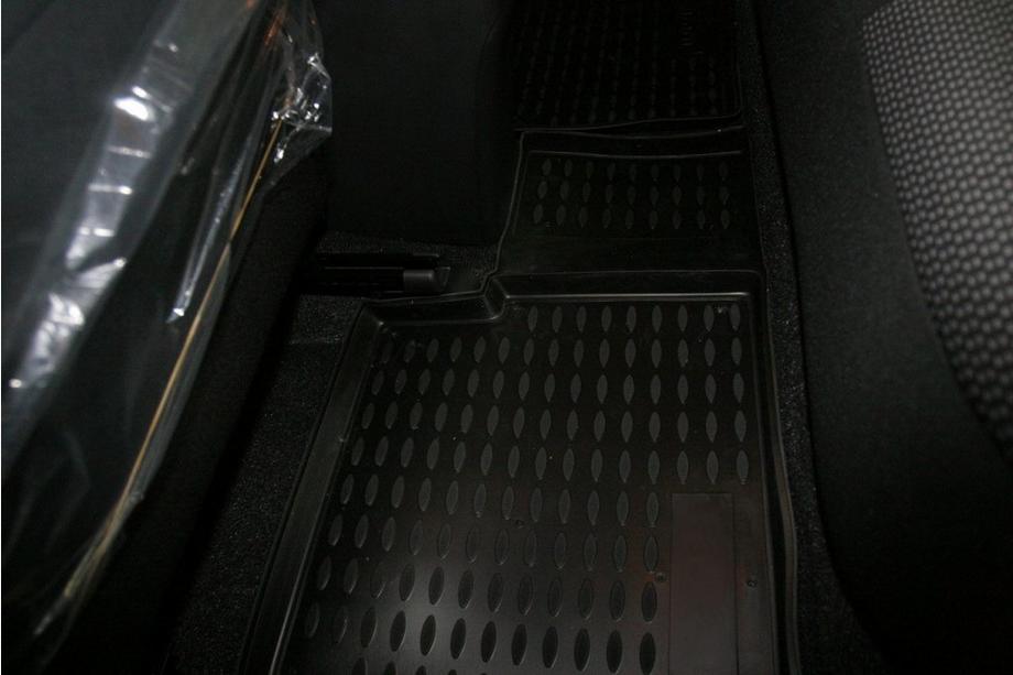 Toyota Corolla 2007-2013 Gummimatten für den Innenraum (4 Stk, Novline) Foto 3