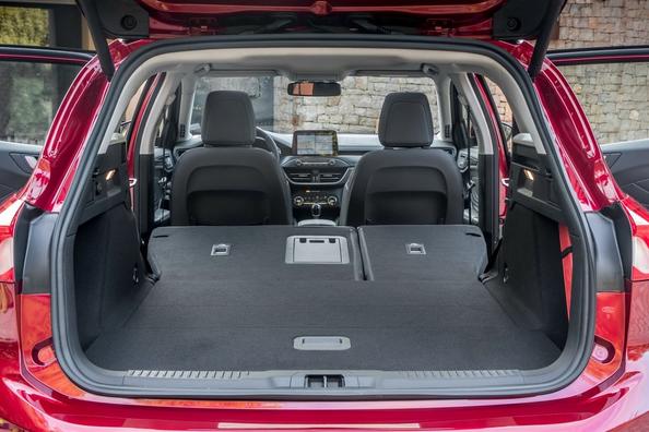 Übersicht der Kombi zur vierten Generation des Ford Focus Wagon Foto 10