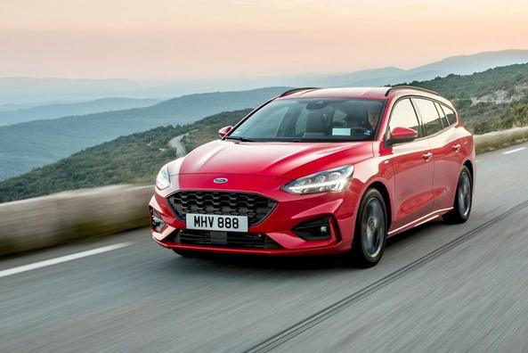 Übersicht der Kombi zur vierten Generation des Ford Focus Wagon Foto 9