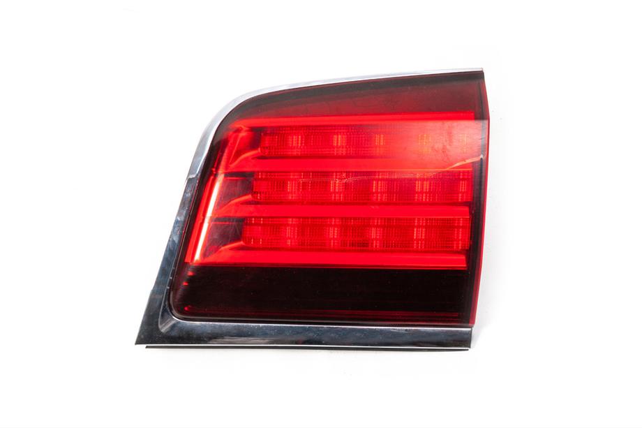 Lexus LX570/450d 2008-2022 Rechter Heckleuchte auf Kofferraumdeckel Gebraucht (1 Stk, 2008-2012) Image