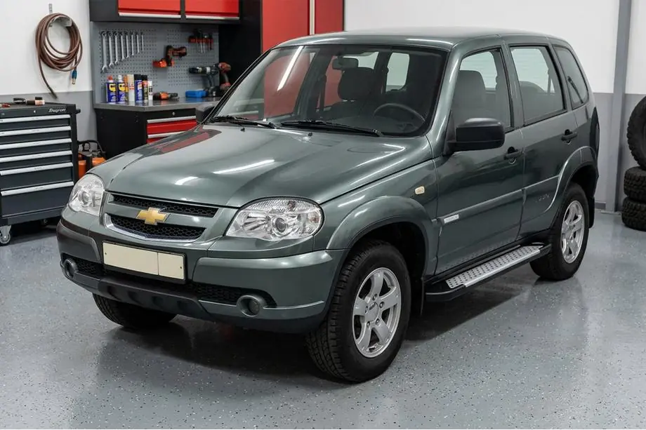 Chevrolet Niva 1998-2020 Trittbretter Allmond Grey (2 Stk., Aluminium) Image
