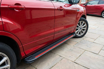 Ford Kuga/Escape 2013-2019 Seitenschweller Maya Red (2 Stk., Aluminium) Mit schwarzer Leiste an den Türen Foto 1