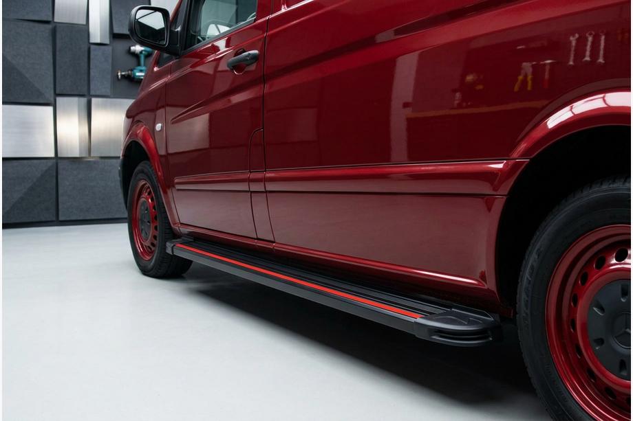 Mercedes Vito W639 2004-2014 Trittbretter Maya Red-Black (2 Stk., Aluminium) Lang (ExtraLong) Image