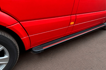 Mercedes Sprinter W906 2006–2018 Seitenschweller Maya Red (2 Stk., Aluminium) Lang/ExtraLang Foto 4