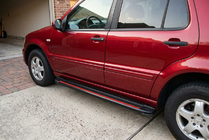 Mercedes ML W163 1997-2005 Seitenschweller Maya Red (2 Stk., Aluminium) Foto 1