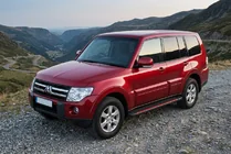 Mitsubishi Pajero Wagon IV 2006-2021 Seitenschweller Maya Red (2 Stk., Aluminium) Foto 1