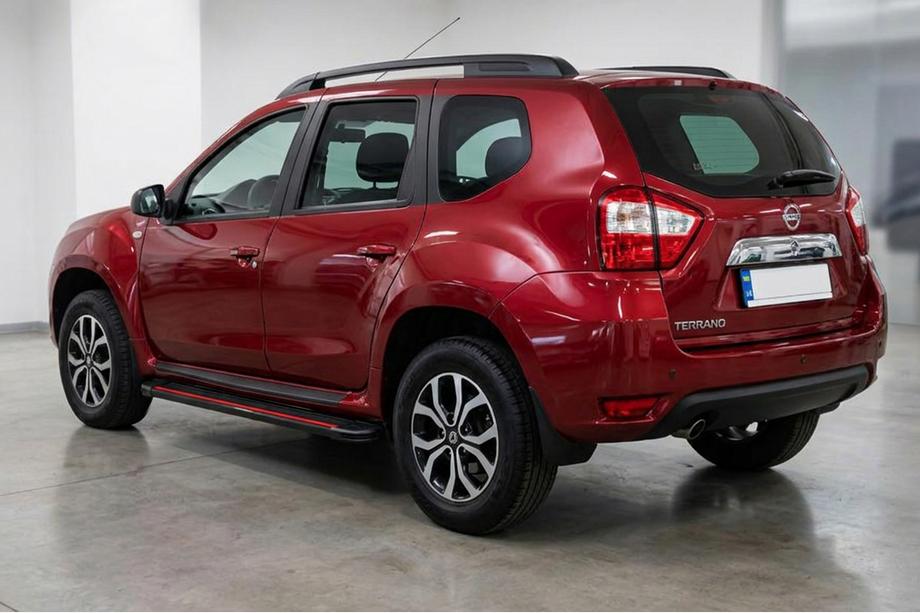 Nissan Terrano 2014- Seitenschweller Maya Red (2 Stk., Aluminium) Image