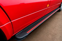 Volkswagen Crafter 2006-2016 Seitenschweller Maya Red (2 Stk., Aluminium) Foto 1