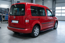 Volkswagen Caddy 2004-2010 Seitenschweller Maya Red (2 Stk., Aluminium) Standardbasis Foto 1