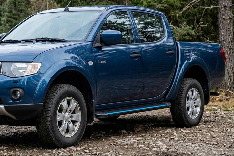 Mitsubishi L200 2006-2015 Seitenschweller Maya Blue (2 Stk., Aluminium) Image