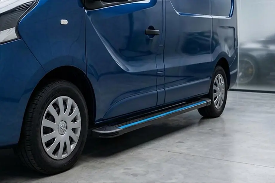 Renault Trafic 2015- Seitenschweller Maya Blue-Black (2 Stk., Aluminium) Image