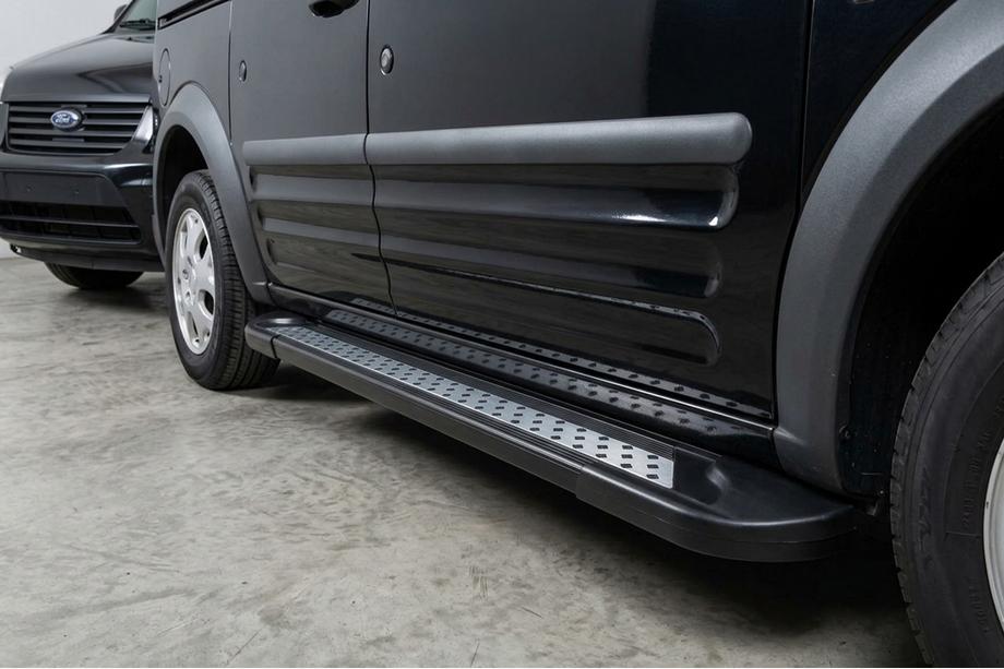 Ford Connect 2002–2006 Seitenschweller New Vision Black (2 Stk., Aluminium) Image