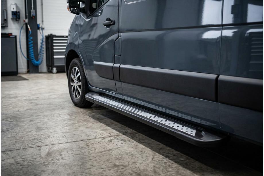 Renault Master 2011-2023 Seitenschweller New Vision Black (2 Stk., Aluminium) Image