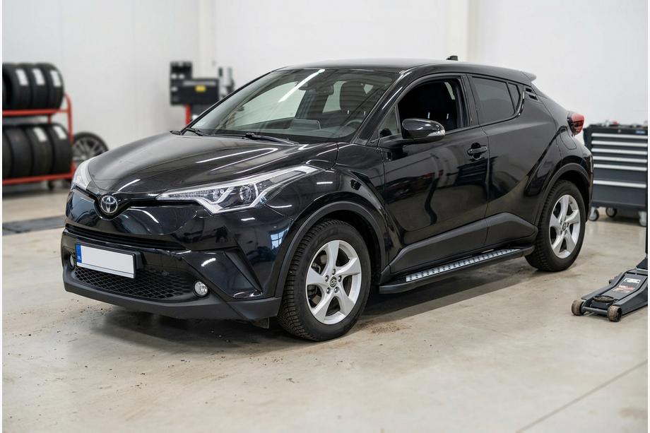 Toyota C-HR 2016-2023 Seitenschweller New Vision Black (2 Stk., Aluminium) Image
