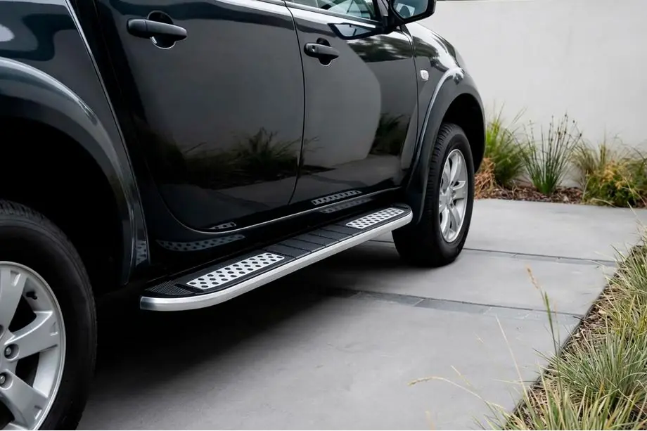 Mitsubishi L200 2006-2015 Seitenschweller Tayga V2 (2 Stk., Aluminium) Foto 1
